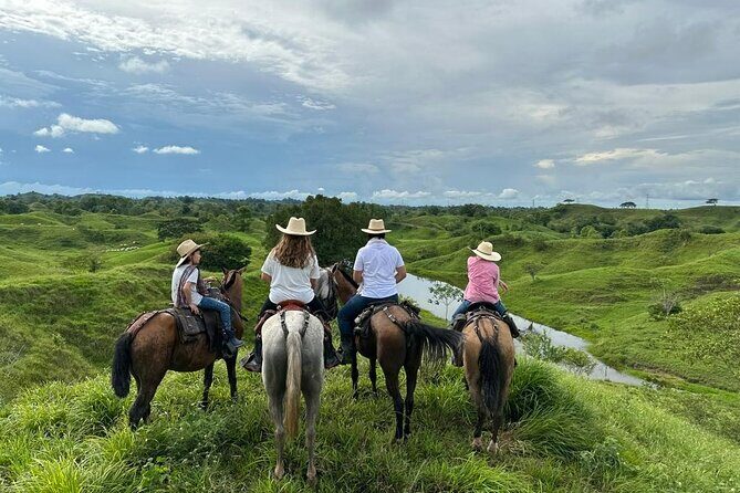 1 Day Horseback Riding at a Real Ranch from Medellin - Breakfast at El Restaurant (and the Chance of a Market Detour)