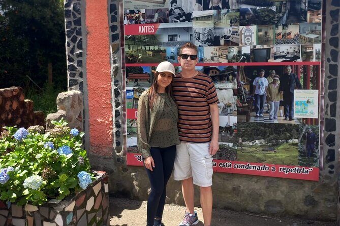 5-Hour Coffee and Pablo Express Mix Tour in Medellín - Stop 1 in Envigado: the coffee farm process and tastings