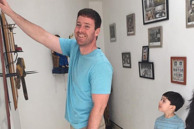 9-Hour Full Day Tour of Pablo Escobar Including C13, Museum and Barrio PE - Comuna 13 electric escalators: color first, then context