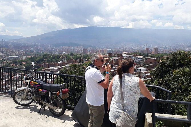 Best Full Day Private Medellin City Tour and Botero´s Plaza - Comuna 13 electric stairs: street art with real neighborhood energy