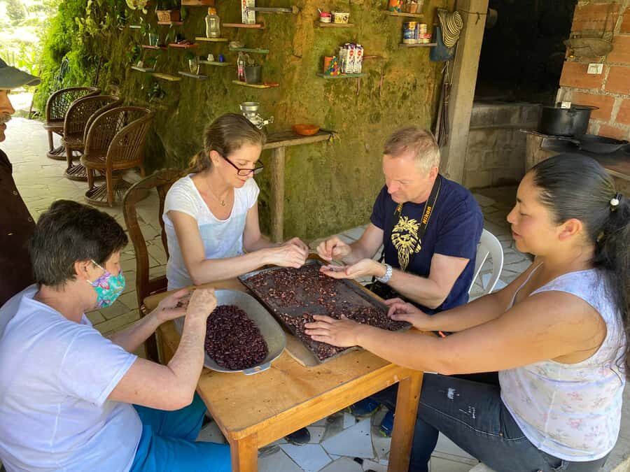 Chocolate tour near the Medellín - On arrival in Barbosa: meet the people behind the cacao