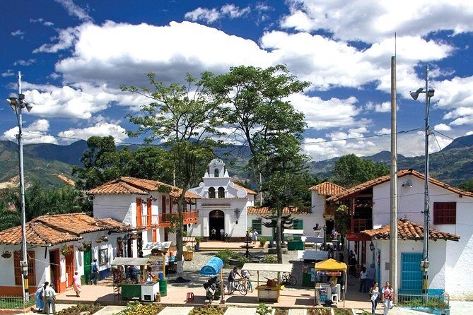 City Tour & Comuna 13 - First Stop: Pueblito Paisa and the 360° city view