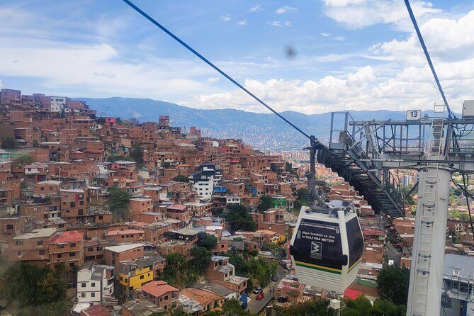 City Tour Medellin 4 Hours with Art Book Included - Stop 2: Plaza Botero and walking Fernando Botero’s art