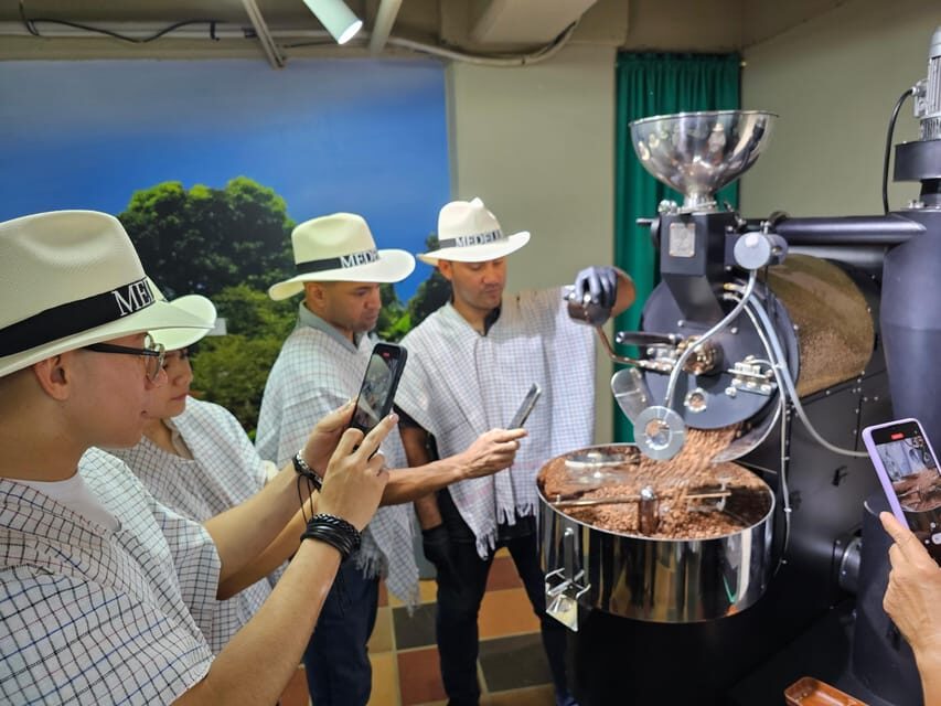 Coffee Experience with roasting show in Comuna 13 - Coffee Fruit to Roaster: How the Hour Works