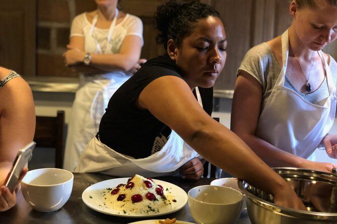 Community project cooking class and Medellin social transformation tour - Via Cocina: a training center built by hand (and taught by people)