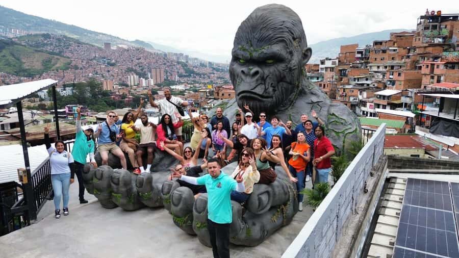Complete Tour in Comuna 13: Graffiti, History and Street Delights - San Javier pickup: the part you should get right