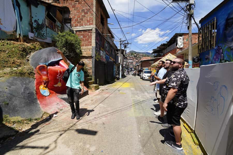 Complete Tour in Comuna 13: Graffiti, History and Street Delights - Price and practical fit: who will enjoy this most