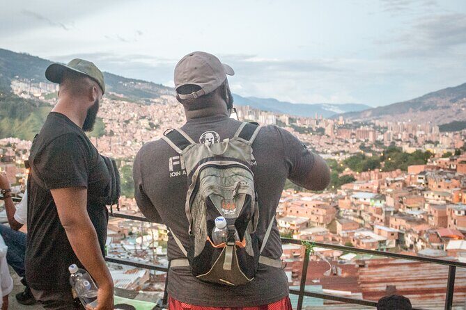 Comuna 13 Graffiti Tour Medellin l Private Tour - Getting to Estación Metro San Javier and starting clean