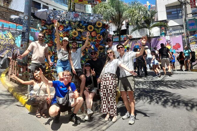 Comuna 13: Graffiti tour & Street Food/drink with telesferic - Quick hits before you go