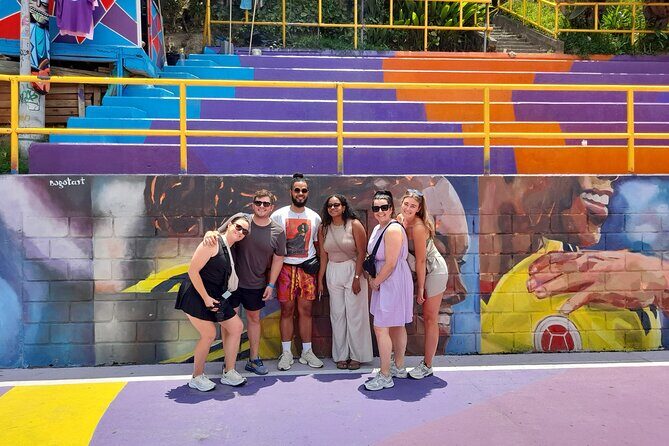 Comuna 13: Graffiti tour & Street Food/drink with telesferic - Street food and drinks: The easy way to taste Comuna 13