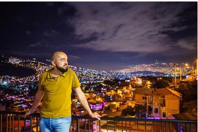 Comuna 13 night time tour medellin - Price and value: is $240 per group a smart deal?
