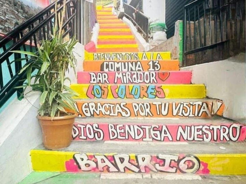 Comuna 13: Recorrido de Arte Urbano, Cultura y Resiliencia - Who should book this Comuna 13 tour (and who should skip)