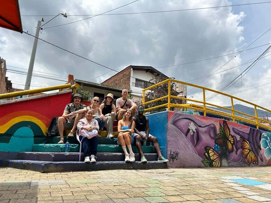 Comuna 4 - Moravia Tour - The small-group format: why it matters more than you think
