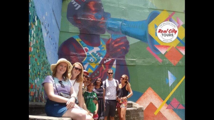 Comuna 4 - Moravia Tour - Who should book this tour, and who might not love it