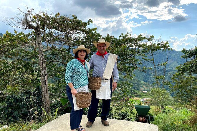 EXPERIENCES COLOMBIA (coffee tour) - Lunch included: food with a countryside setting