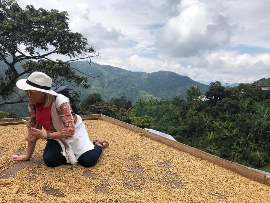 From Medellin: Day Trip to a Jardin Coffee Plantation - From El Poblado to Jardín: the ride matters more than you think