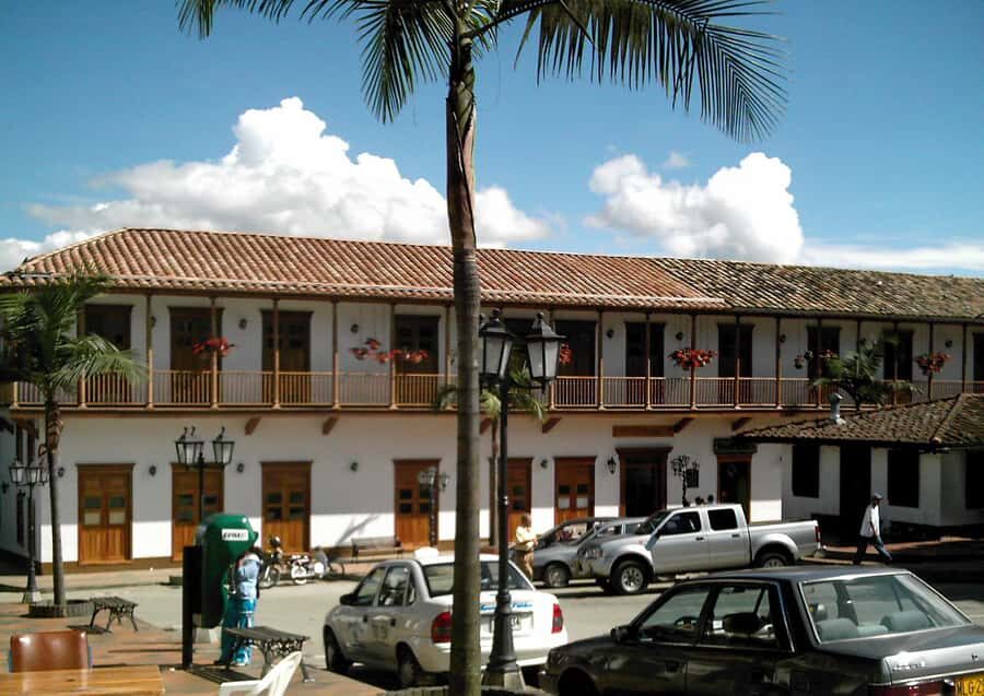 From Medellín: El Retiro Private Tour with Food Tastings - The Jungle Return Drive: A Different Kind of Wow