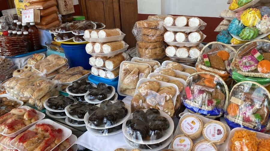 From Medellín: Full-Day Colonial Towns of Antioquia - San Antonio de Pereira: sweet souvenirs and relaxed town time