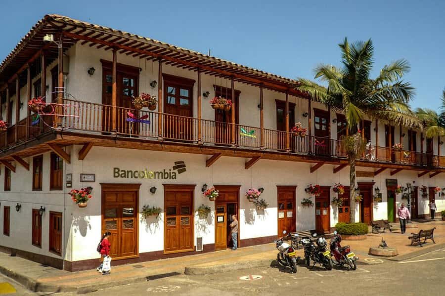 From Medellín: Full-Day Colonial Towns of Antioquia - Guides make a big difference: the Daniel, Yolanda, Julio effect