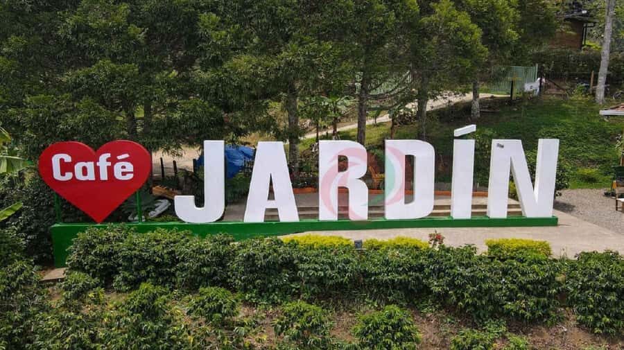 From Medellín: Jardín, Andes, and Hispania Day Trip - Three towns, one long day: how the route works