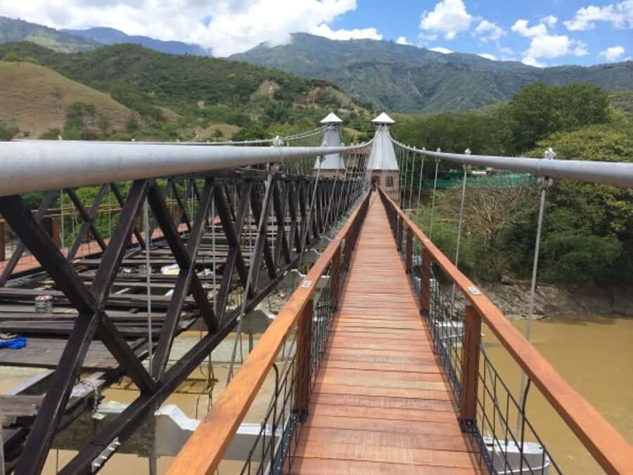 From Medellín: Private Santa Fe de Antioquia Tour - The Santa Fe de Antioquia Town Walk: Streets, Churches, and Architecture