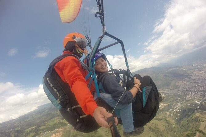 Go Paragliding in Medellín with private transporter service - Weather rules: What happens if you can’t return to the track
