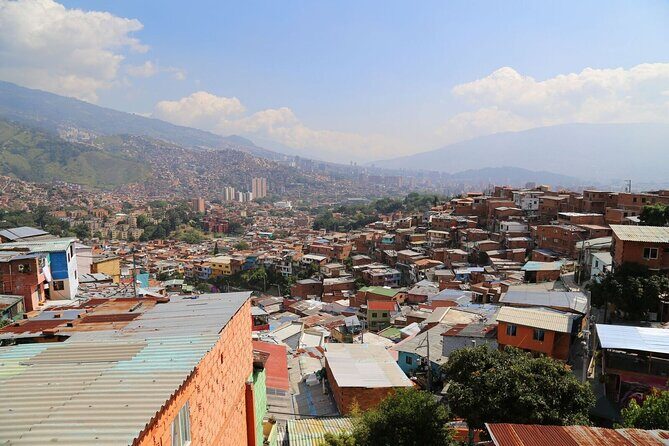 Grafiti tour Commune 13 in Medellin with other travellers - Price and value: is $40 a fair deal for 3 hours?