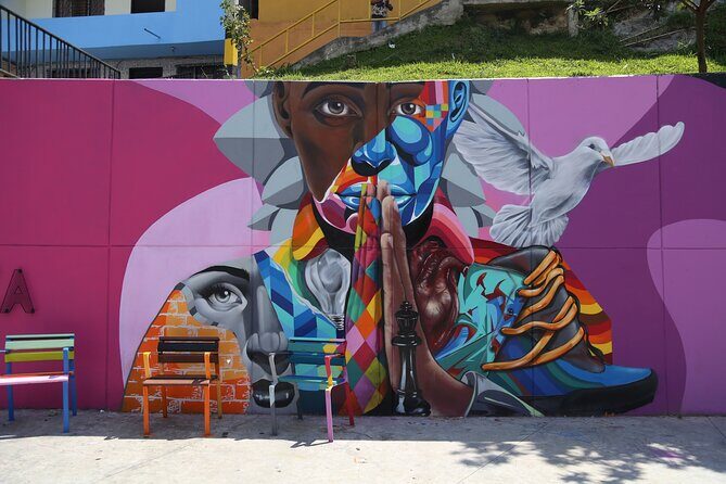 Grafiti tour Commune 13 in Medellin with other travellers - Logistics that make or break this kind of tour