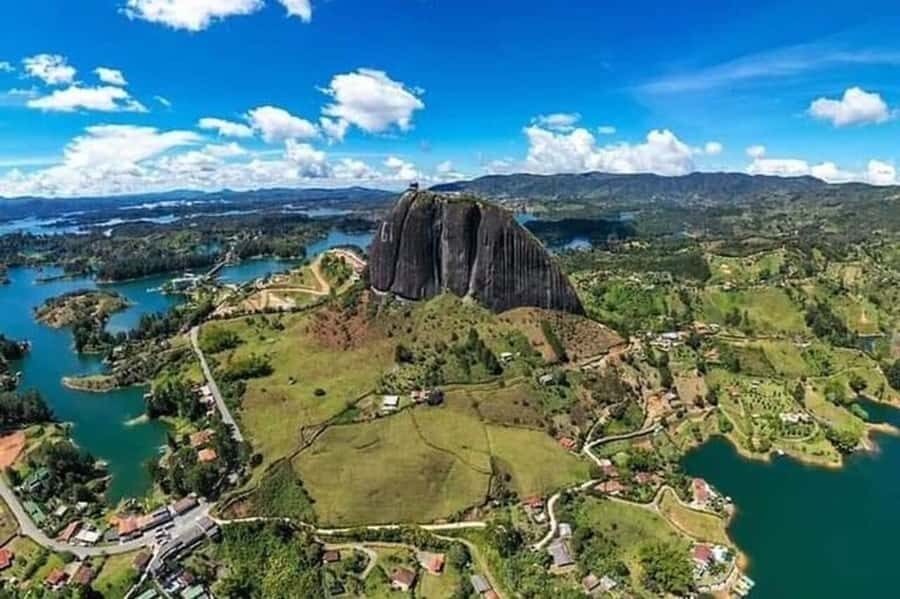 Guatape and El Peñol Rock Tour: Private or Shared - How this day trip works from Medellín