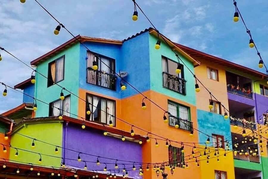 Guatape and El Peñol Rock Tour: Private or Shared - Practical packing list for a comfy climb and better photos