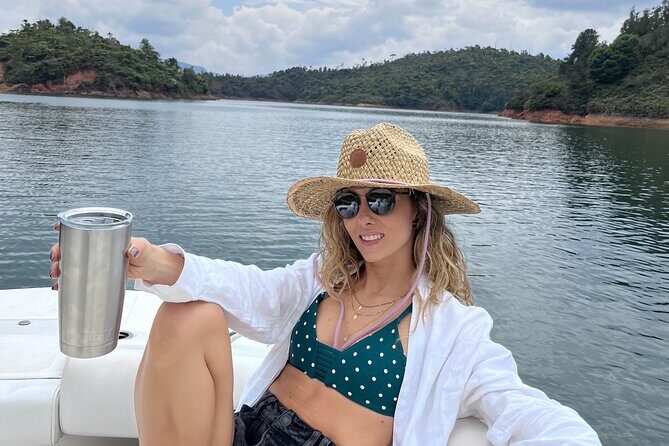 Guatape and El Peñol town and dam tour from Medellin - What the guides add (and why it matters)