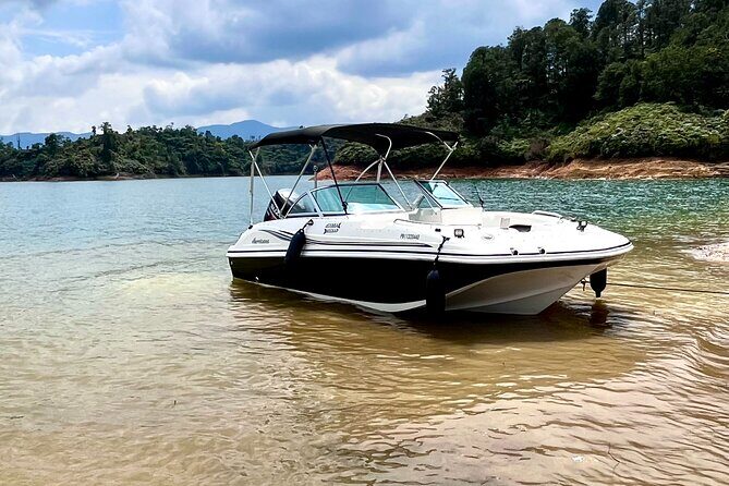 Guatape and El Peñol town and dam tour from Medellin - Guatapé town: colorful streets, boardwalk walks, and coffee breaks