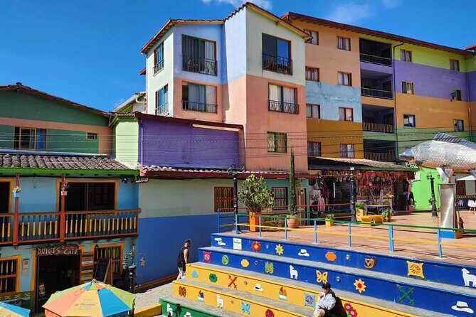 Guatapé and Peñol Private Full Day Tour from Medellín - Guatapé: Zócalos, Malecón, and the time to wander