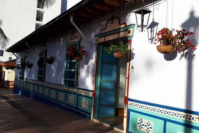 Guatapé and Stone of the Peñol Tour with Guide and boat and lunch - Quick highlights before you go