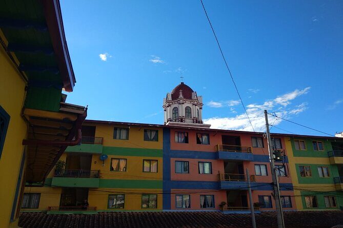 Guatapé and Stone of the Peñol Tour with Guide and boat and lunch - Price and what you’re really paying for