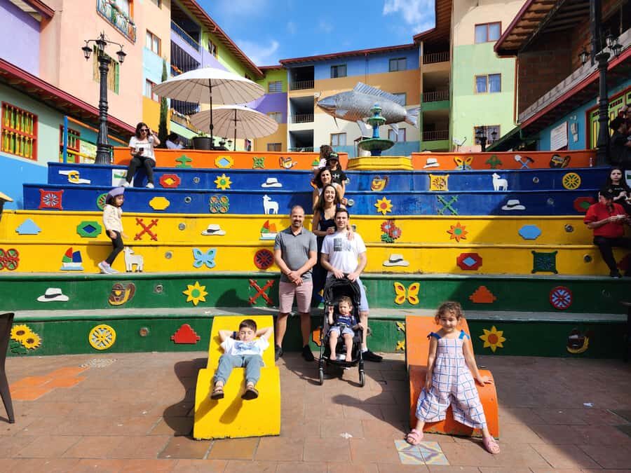 Guatape Coffee Villa including Rock Town & Waterfall - Lunch in Guatapé: Paisa flavor by the lake