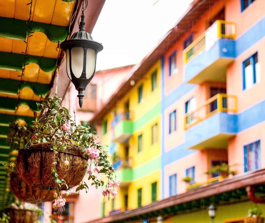 Guatapé: Day trip with Transport, Food & Boat - Who should book this tour (and who might rethink it)