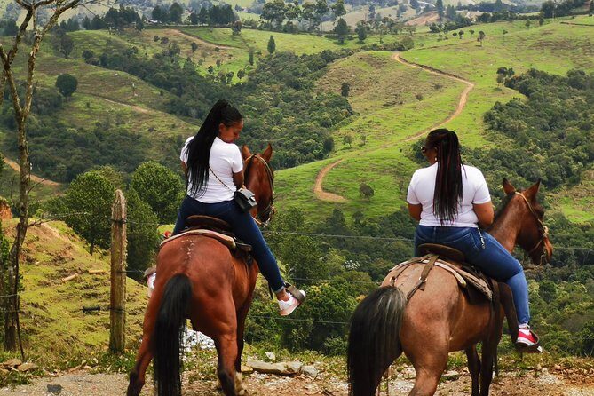 Guatape & Horse Ride & El Peñol Rock & Quaint Town From Medellin - Why This Guatapé Day Starts in the Stables
