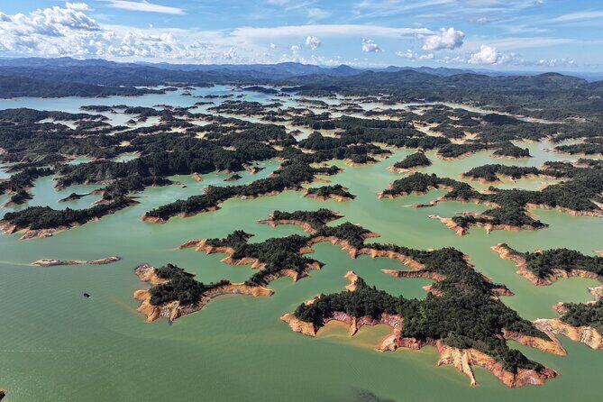 Guatapé Lakeside Adventures - Day-Trip Rhythm from Medellín: 10 Hours, Private Vehicle, Real Photo Time