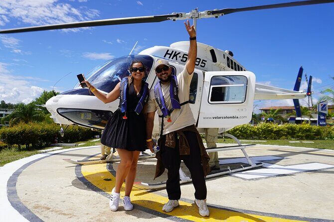 Guatape Private Tour with Helicopter Ride from Medellin - Replica de El Peñol: a quick, charming warm-up