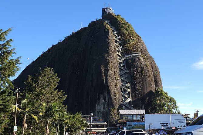 Guatapé Tour and Dam Boat Tour from Medellín - Panoramic Peñol viewpoints: small stops that set expectations