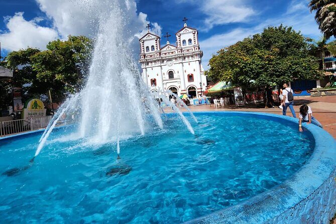 Guatapé Tour and Dam Boat Tour from Medellín - Breakfast first: the easiest start from Laureles