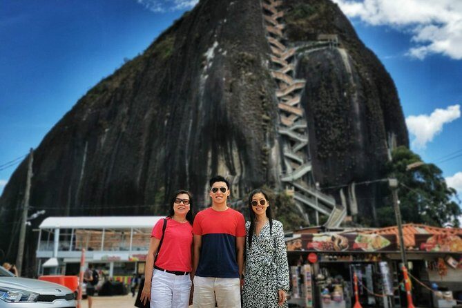 Guatape Town & Comuna 13 & El Peñol Rock Tour: All in One Day - El Peñol (Piedra del Peñol): The 749 Steps and the Best Kind of Wait Time