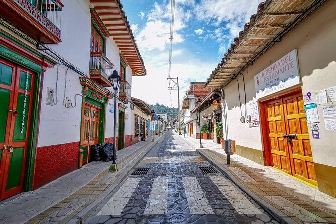 Half-Day at Beautiful Town of El Retiro & Tekendamita Waterfall! - Up the Mountain on Avenida Las Palmas: The Money Cup View