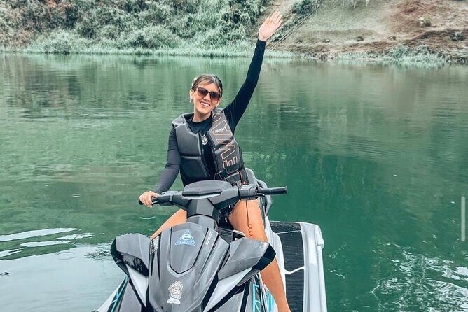 Jetskiing in Guatapé Antioquia - Meeting at Guatapé Marina: Parking, Bathrooms, and the Pre-Ride Setup