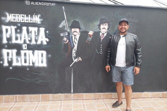 Knowing the history of Pablo Escobar Tour - Los Olivos: hiding places and the spot tied to his death