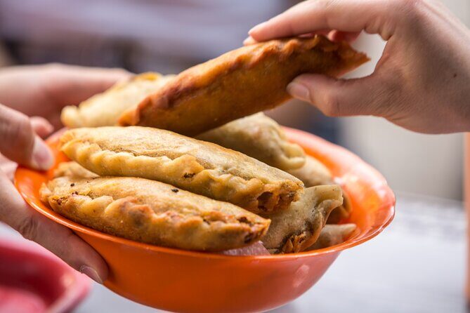 Laureles Food Tour - Jardín Avenue, Designer Shops, and a Café-Bar Break