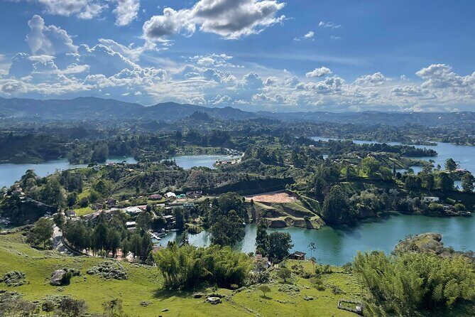 Luxury Small Group Guatape & Penol Day Trip from Medellin (8 Max) - The countryside breakfast stop: pandebono and coffee before the stairs