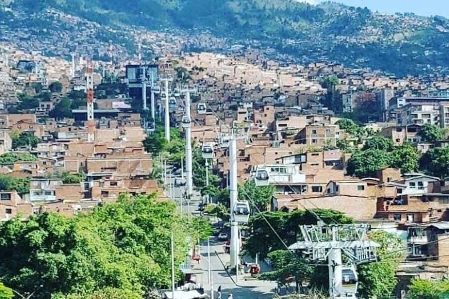 Medellín: 5.5-Hour Guided Private City Tour - Where Medellín Changed: The Electric Escalators and Metrocable