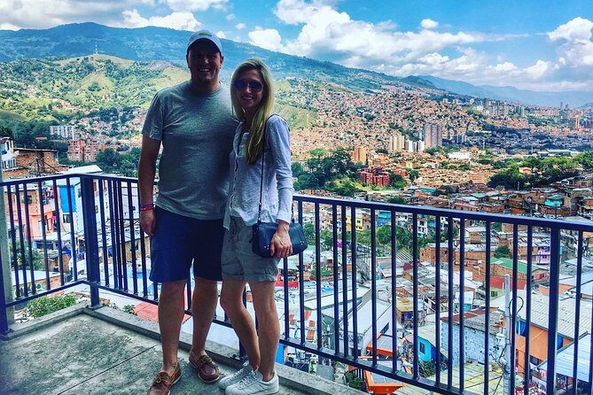 Medellín City Comuna 13 and Arvi Park Full Day Private Tour - Metro to Botero Plaza: using public transit like a local